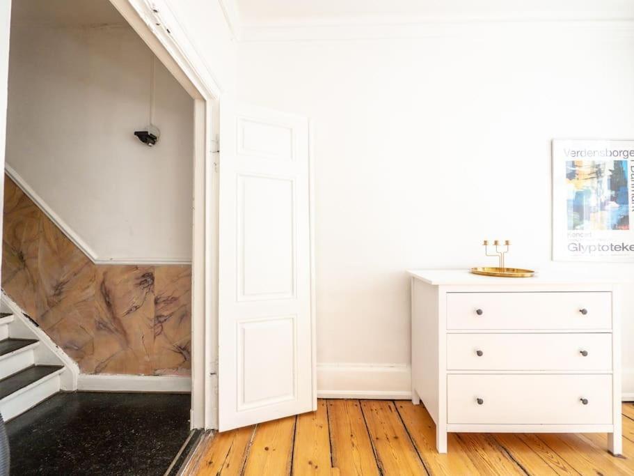 Appartement White Douplex Charm: Big Flat In The City Centre *